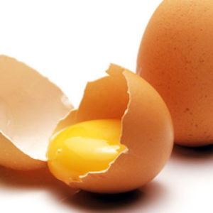 Чем убрать пятна от яиц