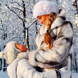 Как выбрать теплую зимнюю одежду для женщин и детей